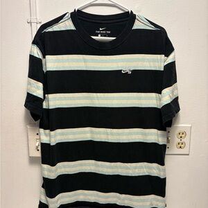 * Nike SB navy blue striped shirt men’s size medium